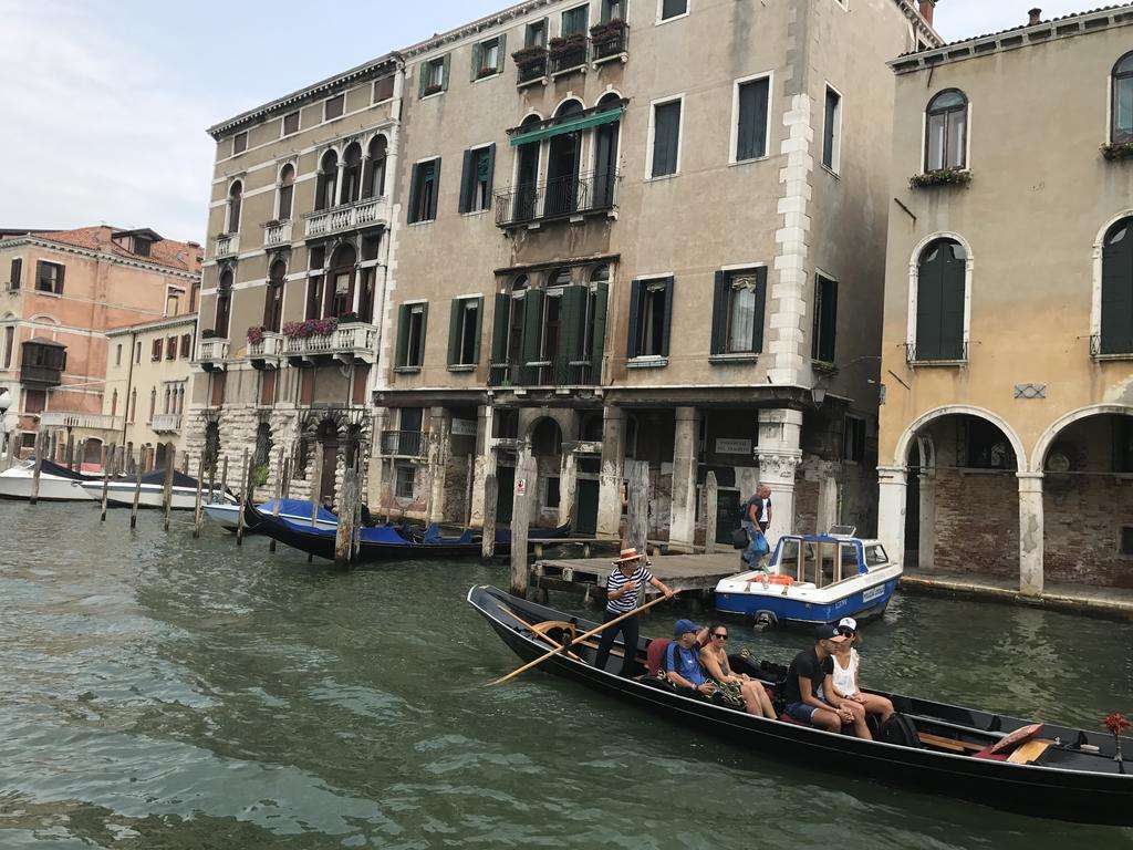 La Felice Canal Grande Венеція Номер фото